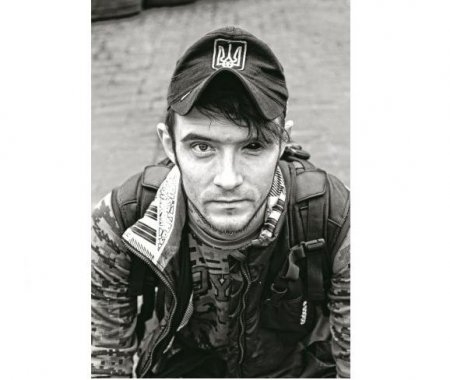 Ось історія одного хлопця, який під час протистоянь втратив око, работу...