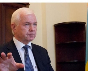 Маломуж про втечу яника