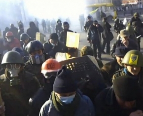 відео маріїнський, наші тікають "чоловіки в атаку!"