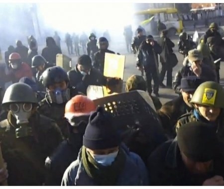 відео маріїнський, наші тікають "чоловіки в атаку!"