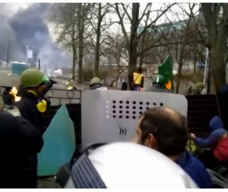 коротке відео з передової 20 лютого на Інститутській.