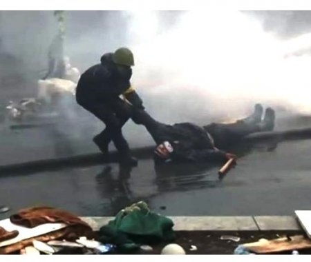 відео  - Троє полеглих героїв Небесної сотні у відеофрагменті французького телекеналу BFVTV, ранок 20 лютого.