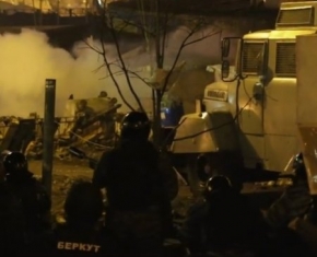 Штурм майдану 18.02. Відео зі сторони "беркуту". Дякуєм Павлу Хабарову!